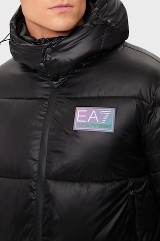 EA7 Logolu Kapitoneli Regular Fit Kapüşonlu Şişme Mont Erkek MONT 6DPB71 PN2MZ 1200 Siyah