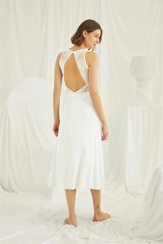 Monamise 18533 Kadın Sırt Dekolteli Kalın Askılı Yırtmaçlı Gecelik-ekru Ekru