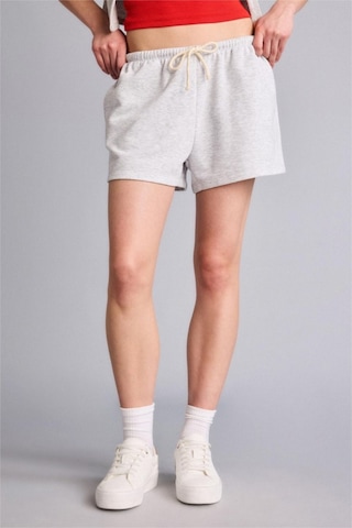 Defacto Standart Fıt Sweatshirt Kumaşı Şort G7956ax26hsgr256 Gri-gr256