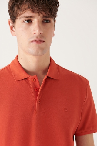 Avva E001004 Serin Tutan Standart Fit Normal Kesim Erkek Polo Yaka T-Shirt - Koyu Turuncu