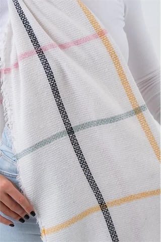 Neşeli Butik Ekru Yumuşak Dokulu Kare Çizgi Desenli Püsküllü Şal Atkı Nbaks036 Ekru