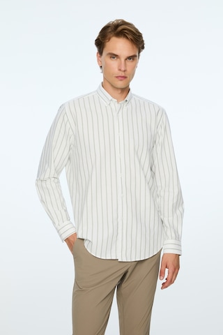 Morven Erkek Yeşil Pamuk Trend Çizgili Dynamic Fit Düğmeli Yaka Gömlek 26ms004027700 Yeşil