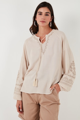 Lela Yakası Bağlamalı Kolları Nakışlı V Yaka Regular Fit Bayan Bluz 611Bz0368 Taş