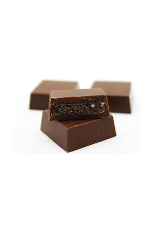 Dark Brown Dökme Fındık Parçacıklı Sargılı Kare Sütlü Çikolata 1 KG