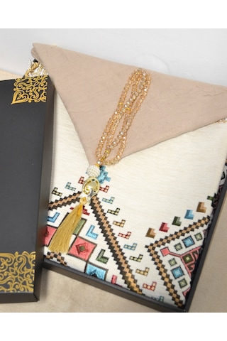 Çeyizlik Hediyelik Seccade Eşarp Tesbih Set Kilim Desenli Kadife Astarlı Seccade, Eşarp, Kristal Tesbih Özel Kutulu Lüks Hediye Seti Beyaz