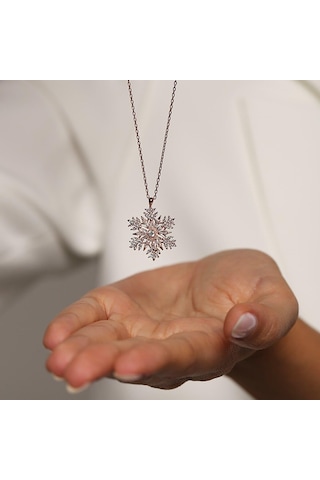 Madam Matmazel Kar Tanesi Zirkon Taşlı Rose Kadın Kolye, 925 Ayar
