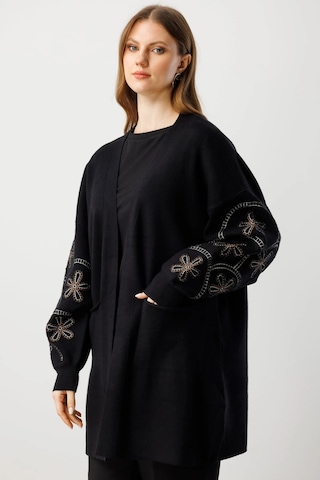 On Fashion Kadın Çiçek İşlemeli Torba Cepli Siyah Hırka 60904 Siyah