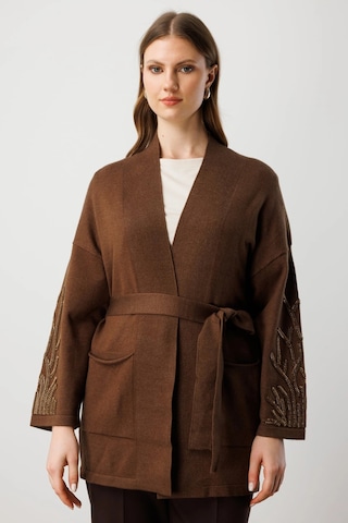 On Fashion Kadın Kolları Taşlı Kuşaklı Triko Kahverengi Hırka 60902 Kahve