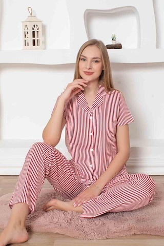 Monox Kadın Önden Düğmeli Kısa Kol Likralı Çizgili Gömlek Pijama Takımı Kırmızı