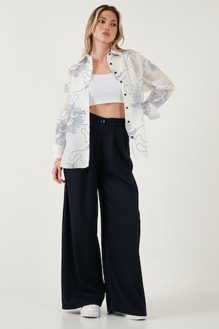 Lela Desenli Regular Fit Uzun Kollu Bayan Gömlek 6773200 Beyaz-Indigo