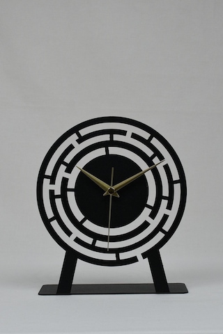 Labirent Model Metal Lazer Kesim Akar Sessiz Mekanizmalı Masa Saati Siyah