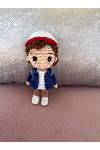 Stranger Things Dustin Amigurumi Karakter 17 cm