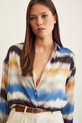 Kadın Uzun Kol Sulu Boya Desenli Renkli Pamuk Saten Premium Kalite Spor Şık Gömlek Mavi