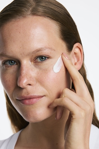 Cilt Tonu Eşitleyici Saf Kolajen Yüksek Korumalı 00 Clear Spf50+ Yüz Güneş Kremi 50 Ml