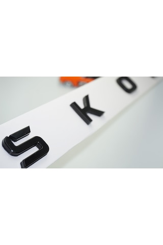 Dk Tuning Yeni Nesil Uzun Bagaj Siyah Yazı Logo Skoda İle Uyumlu