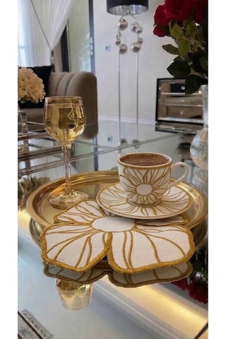 Nakışlı Kahve Yanı Sunumluk Kokteyl Peçetesi Bardak Altlığı Simli Gold Çiçek Desen Beyaz