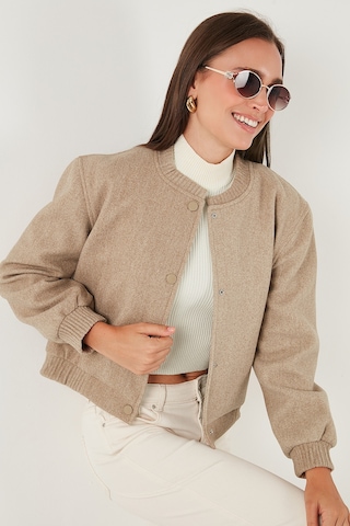 Lela Loose Fit Sıfır Yaka Çıtçıtlı Kaşe Kısa Bayan Mont 6810178 Bej