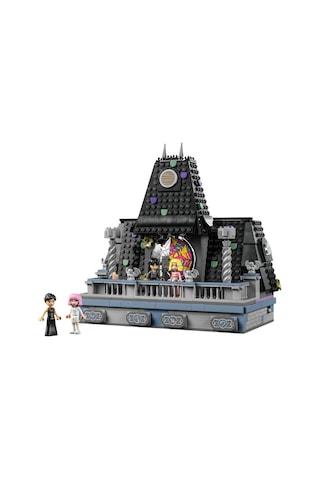 LEGO® Wednesday: Wednesday ve Enid’in Yurt Odası 76781 -10 Yaş ve Üzeri 4 Mini Bebek Figürü İçeren Yaratıcı Oyuncak Yapım Seti (750 Parça)