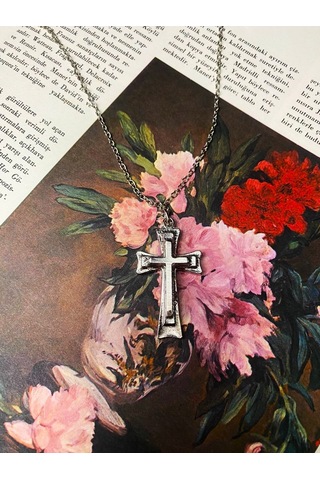 Üç Boyutlu Gümüş Kaplama Gotik Haç Kolye Çok REnkli