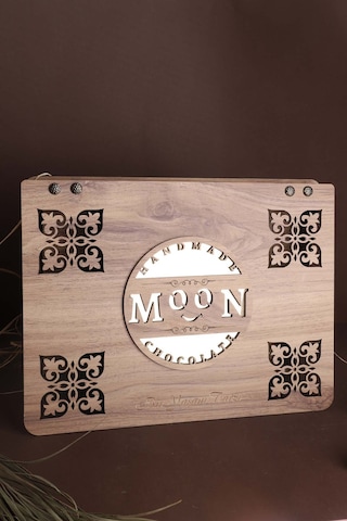 Moon Chocolate Special Handmade Dolgulu Çikolata Ahşap Kutu 40'lı