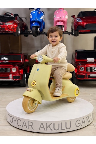 Vespa Küçük Boy Akülü Motor 1-4 Yaş Yeşil Vespa Küçük Boy Akülü Motor 1-4 Yaş Yeşil