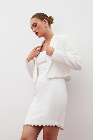 Sateen Aksesuarlı Kısa Ceket - Ekru-134922 Ekru