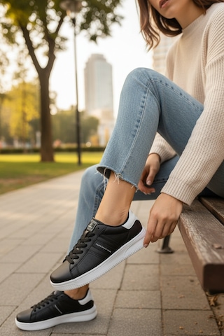 Enoch Kadın Düz Tabanlı Hafif Sneaker Yürüyüş Ayakkabısı Siyah Beyaz