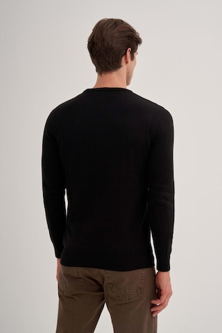 Cazador 3084 Erkek Bisiklet Yaka Kazak Siyah