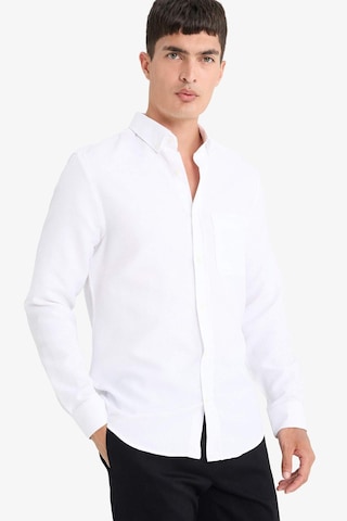 DeFacto Slim Fit Dar Kesim Polo Yaka Dokulu Uzun Kollu Beyaz Gömlek T2066AZ25SPWT34