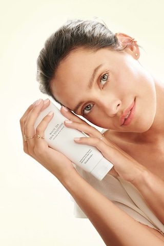 Elizabeth Arden White Tea Skin Solutions Gentle Purifying Cleanser Nazik Arındırıcı Yüz Temizleme Jeli 125 ML