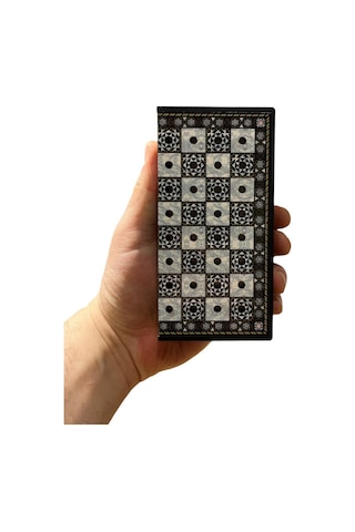 Gifthome Pocket Serisi Küçük Boy Parlak Sedef Desenli Kutulu Klasik Satranç Takımı 13,5 X 13,5 Cm.