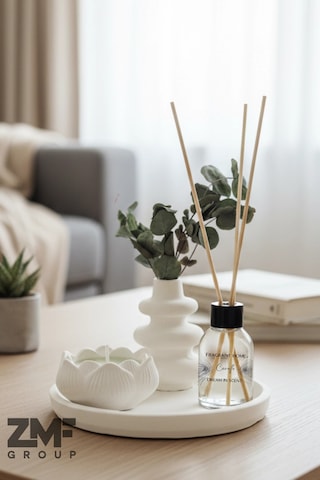 Hediyelik Tepside Twist Vazo Bebek Pudrası Kokulu Lotus Mum Ve Oda Kokusu Beyaz
