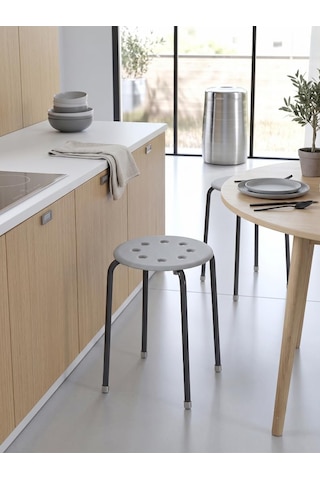 Metal Ayaklı Plastik Tabure 44 Cm - Minimalist Yuvarlak Mutfak Ve Balkon Taburesi, Üst Üste İstiflenebilir Ergonomik Delikli Ev Taburesi, Gri/antrasit Çok Renkli