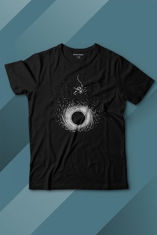 Kendim Seçtim Kara Delik Üstünde Salınan Astronot Uzay Karadelik Baskılı Tişört Çocuk T-shirt 001