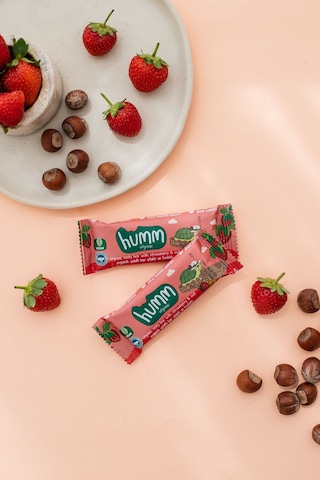 Humm Organic Organik Vegan Çilekli Ve Fındıklı Yulaf Bar 12 x 27 G