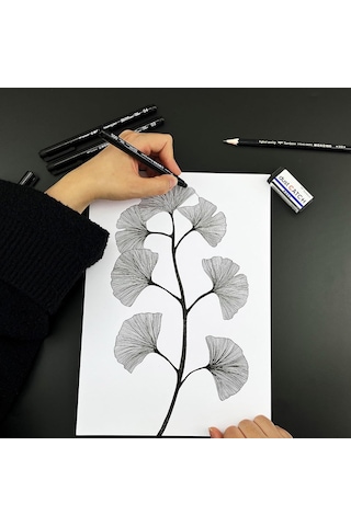 Fineliner Mono Çizim Kalem, Vuruş Genişliği 04 Yakl. 0,40 Mm , Pigmentli Mürekkep, Suya Ve Işığa Dayanıklı,