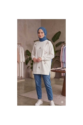 Butik Kadın Boncuk Taş İşlemeli Sweatshirt Beyaz Beyaz