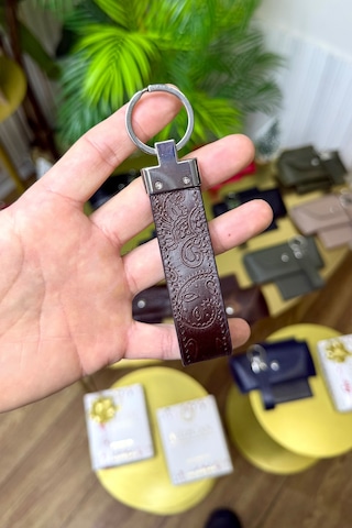 Kahverengi Motifli Hakiki Deri Premium Anahtarlık Kişiye Özel İsim Baskılı