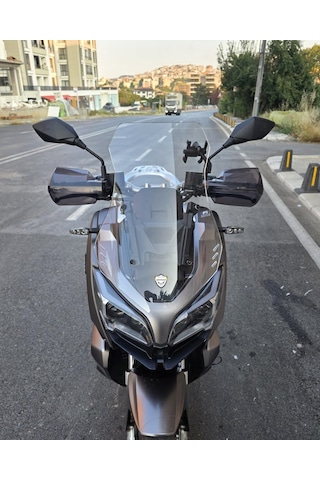 Motocam Qj Atr 125 Ön Cam 2023-2026 Model 55cm Şeffaf Renkli 4mm Kısa Cam