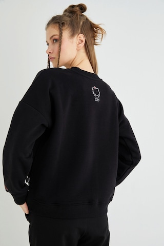Hello Kitty Lisanslı Baskılı Kalın Oversize Sweatshirt Çok Renkli