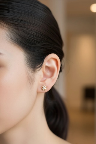 Altın Baget Taşlı Yıldız Model Vidalı Küpe