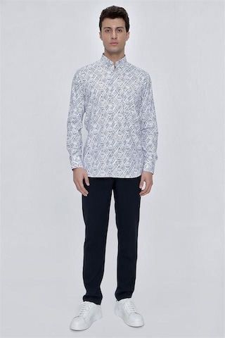 Koyu Lacivert Uzun Kol Baskılı Düğmeli Yaka Cepli Comfort Fit Rahat Kesim Klasik Gömlek 1004225201-koyu Lacivert Koyu Lacivert