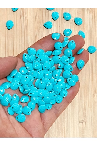 Turkuaz Oya, Abiye, Havlu, Takı, Örgü Vb. Plastik Gözyaşı Damla Boncuk. 25gr. Tahmini 190 Adet.