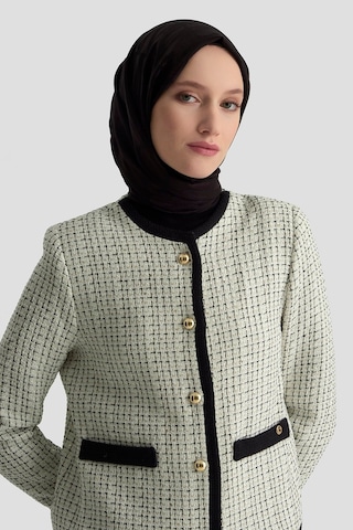 Armine Trend Bisiklet Yaka Boydan Düğmeli Cepli Astarlı Ceket Ve Piliseli Etekli Takım 26kt619 Ekru