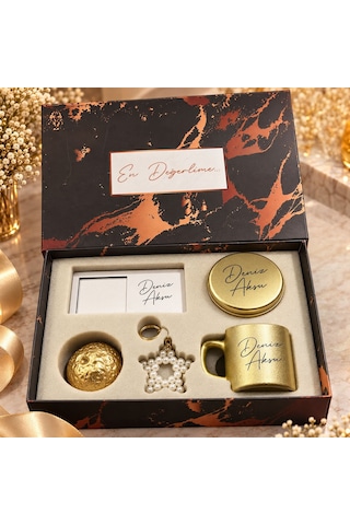 Bk Gift Kişiye Özel İsimli Gold Kahve Fincanı & Mum & Mdf Altlıklı Dekor & Anahtarlık - Hediye Kutulu Gold Set-1