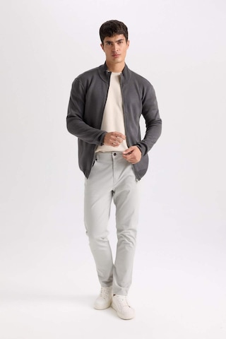 DeFacto Yazlık Gabardin Chino Kanvas Pantolon Slim Fit Dar Kesim Dar Paça Cepli B2089AX25SPGR296