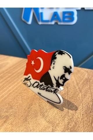Atatürk Portresi 3d Türk Bayrağı Masaüstü Dekor Atatürk İmzalı Şık Hatıra & Ofis Süsü - Hediyelik 50 x 22