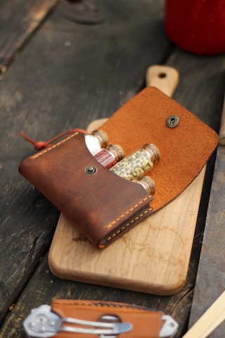 Hi Leather Kişiye İsme Özel Maia Kamp Outdoor Deri Baharatlık Camel