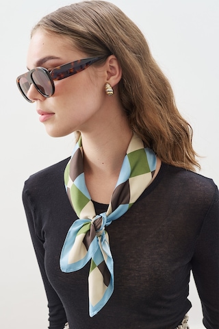 Desenli Orta Boy Saten Fular Check Check