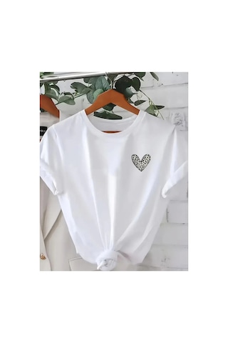 Butik İstanbul Kadınlar Için Şık Leopar Kalp Baskılı Günlük Tişört - Büyük Beden, Makinede Yıkanabilir, Sevgililer Günü - Günlük Kıyafetler Için Mükemmel- Beyaz